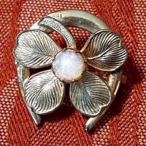 4 LEAF COVER FLOWER HORSESHOE FAUX PEARL Brooch/Pin VINTAGE COLLECTABLE